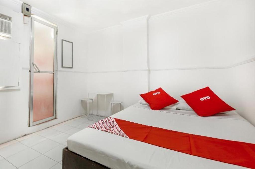 Oyo 842 City Smiles Apartelle San Juan  Exterior photo